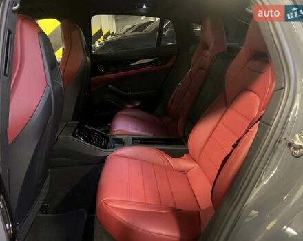 Сірий Порше Panamera, об'ємом двигуна 2.89 л та пробігом 7 тис. км за 177366 $, фото 49 на Automoto.ua