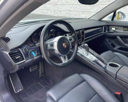 Сірий Порше Panamera, об'ємом двигуна 3 л та пробігом 70 тис. км за 9200 $, фото 9 на Automoto.ua