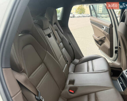Сірий Порше Panamera, об'ємом двигуна 2.89 л та пробігом 105 тис. км за 76300 $, фото 6 на Automoto.ua