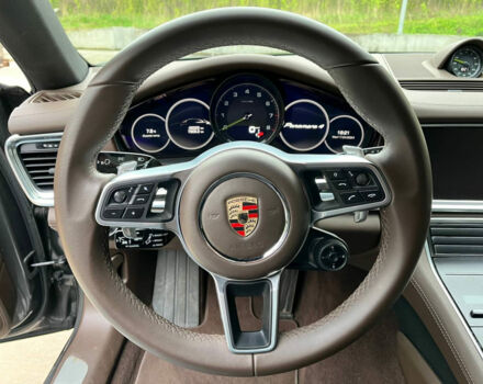 Сірий Порше Panamera, об'ємом двигуна 2.9 л та пробігом 49 тис. км за 75490 $, фото 19 на Automoto.ua