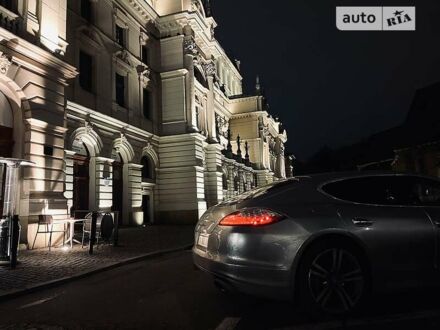 Порше Panamera 2011 у Києві на Automoto.ua Сірий Порше Panamera, об'ємом двигуна 4.8 л та пробігом 143 тис. км за 27500 $, фото 1 на Automoto.ua