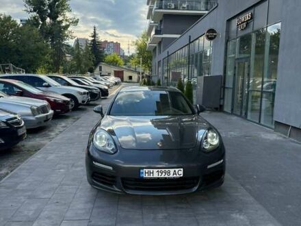 Серый Порше Панамера, объемом двигателя 3 л и пробегом 180 тыс. км за 22000 $, фото 1 на Automoto.ua