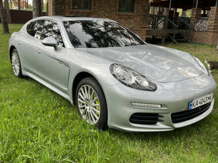 Сірий Порше Panamera, об'ємом двигуна 3 л та пробігом 195 тис. км за 39500 $, фото 1 на Automoto.ua