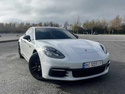 Серый Порше Панамера, объемом двигателя 2.89 л и пробегом 114 тыс. км за 49850 $, фото 1 на Automoto.ua