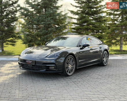 Сірий Порше Panamera, об'ємом двигуна 3 л та пробігом 72 тис. км за 55000 $, фото 1 на Automoto.ua