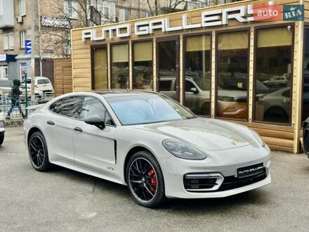 Сірий Порше Panamera, об'ємом двигуна 4 л та пробігом 8 тис. км за 155555 $, фото 1 на Automoto.ua