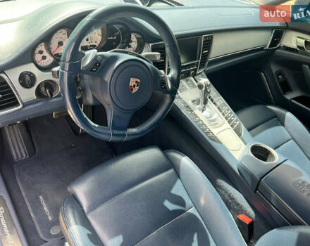 Порше Панамера 2011 в Одессе на Automoto.ua Синий Порше Панамера, объемом двигателя 4.81 л и пробегом 20 тыс. км за 35500 $, фото 15 на Automoto.ua