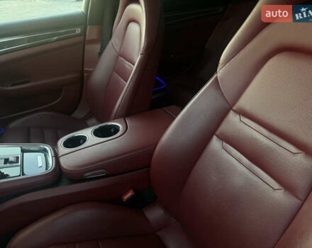 Синий Порше Панамера, объемом двигателя 4 л и пробегом 89 тыс. км за 82000 $, фото 9 на Automoto.ua