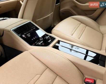 Синій Порше Panamera, об'ємом двигуна 3 л та пробігом 89 тис. км за 49500 $, фото 22 на Automoto.ua