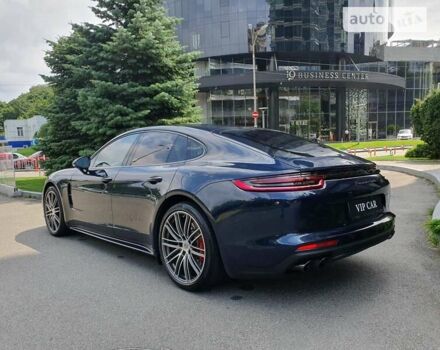 Синій Порше Panamera, об'ємом двигуна 4 л та пробігом 77 тис. км за 96999 $, фото 4 на Automoto.ua