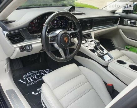 Синій Порше Panamera, об'ємом двигуна 4 л та пробігом 77 тис. км за 96999 $, фото 26 на Automoto.ua