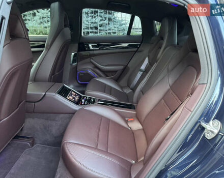 Синій Порше Panamera, об'ємом двигуна 2.89 л та пробігом 77 тис. км за 84000 $, фото 27 на Automoto.ua