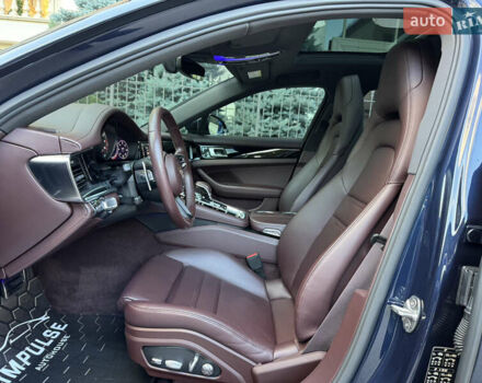 Синій Порше Panamera, об'ємом двигуна 2.89 л та пробігом 77 тис. км за 84000 $, фото 24 на Automoto.ua
