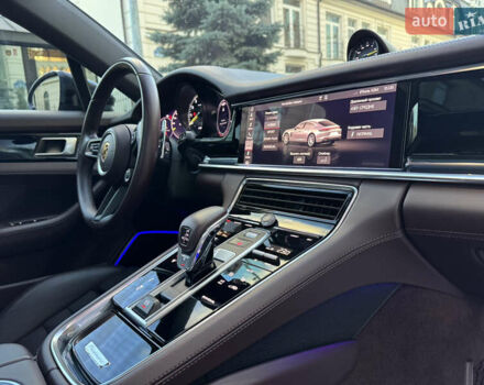 Синій Порше Panamera, об'ємом двигуна 2.89 л та пробігом 77 тис. км за 84000 $, фото 40 на Automoto.ua