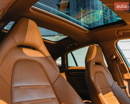 Синій Порше Panamera, об'ємом двигуна 3 л та пробігом 71 тис. км за 73000 $, фото 51 на Automoto.ua