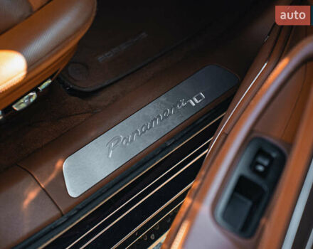 Синій Порше Panamera, об'ємом двигуна 3 л та пробігом 71 тис. км за 73000 $, фото 48 на Automoto.ua