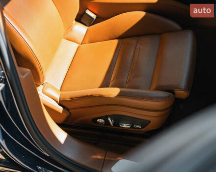 Синій Порше Panamera, об'ємом двигуна 3 л та пробігом 71 тис. км за 73000 $, фото 45 на Automoto.ua