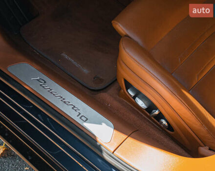 Синій Порше Panamera, об'ємом двигуна 3 л та пробігом 71 тис. км за 73000 $, фото 70 на Automoto.ua