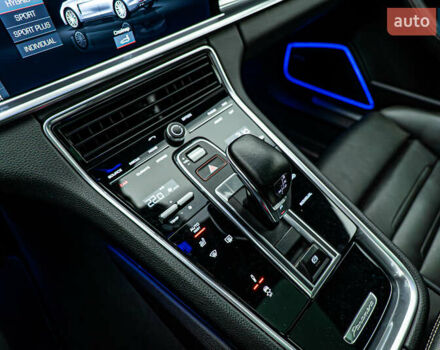 Синий Порше Панамера, объемом двигателя 2.9 л и пробегом 70 тыс. км за 89807 $, фото 19 на Automoto.ua