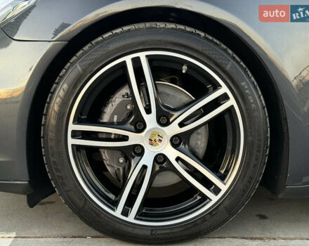 Зелений Порше Panamera, об'ємом двигуна 3 л та пробігом 70 тис. км за 46500 $, фото 12 на Automoto.ua