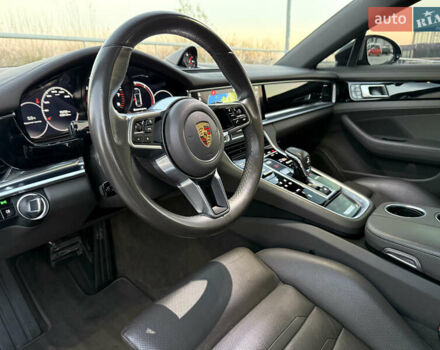 Зелений Порше Panamera, об'ємом двигуна 3 л та пробігом 70 тис. км за 46500 $, фото 17 на Automoto.ua