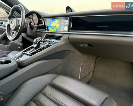 Зелений Порше Panamera, об'ємом двигуна 3 л та пробігом 70 тис. км за 46500 $, фото 23 на Automoto.ua