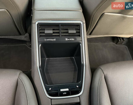 Зелений Порше Panamera, об'ємом двигуна 3 л та пробігом 70 тис. км за 46500 $, фото 21 на Automoto.ua