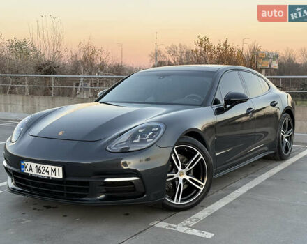 Зелений Порше Panamera, об'ємом двигуна 3 л та пробігом 70 тис. км за 46500 $, фото 2 на Automoto.ua