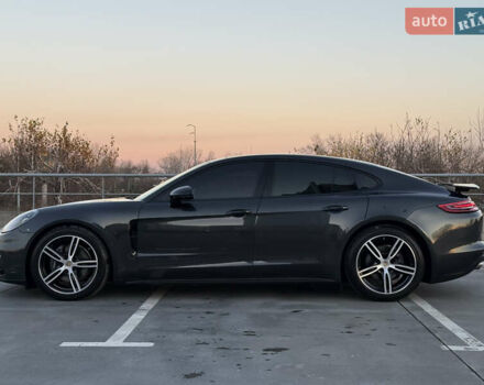 Зелений Порше Panamera, об'ємом двигуна 3 л та пробігом 70 тис. км за 46500 $, фото 3 на Automoto.ua