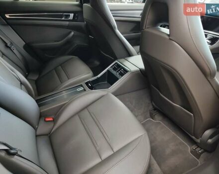 Зелений Порше Panamera, об'ємом двигуна 2.89 л та пробігом 65 тис. км за 89500 $, фото 8 на Automoto.ua