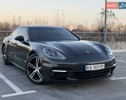 Зелений Порше Panamera, об'ємом двигуна 3 л та пробігом 70 тис. км за 46500 $, фото 1 на Automoto.ua
