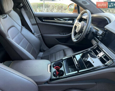 Помаранчевий Порше Panamera, об'ємом двигуна 4 л та пробігом 20 тис. км за 278000 $, фото 14 на Automoto.ua