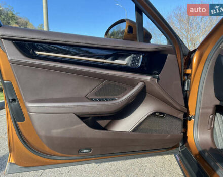 Помаранчевий Порше Panamera, об'ємом двигуна 4 л та пробігом 20 тис. км за 278000 $, фото 26 на Automoto.ua