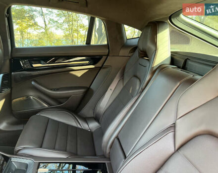 Помаранчевий Порше Panamera, об'ємом двигуна 4 л та пробігом 20 тис. км за 278000 $, фото 24 на Automoto.ua