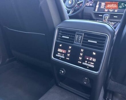 Білий Порше Cayenne Coupe, об'ємом двигуна 3 л та пробігом 75 тис. км за 68900 $, фото 53 на Automoto.ua