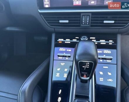 Білий Порше Cayenne Coupe, об'ємом двигуна 3 л та пробігом 75 тис. км за 68900 $, фото 47 на Automoto.ua