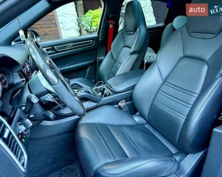 Белый Порше Cayenne Coupe, объемом двигателя 2.89 л и пробегом 80 тыс. км за 87000 $, фото 25 на Automoto.ua