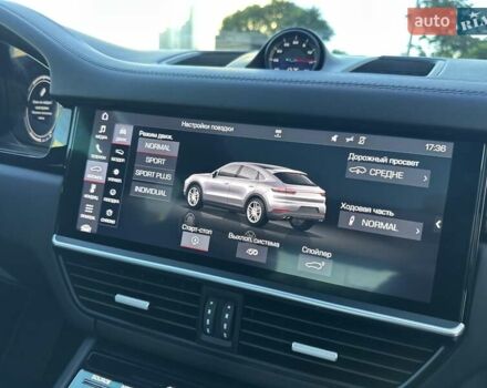 Білий Порше Cayenne Coupe, об'ємом двигуна 3 л та пробігом 75 тис. км за 68900 $, фото 49 на Automoto.ua