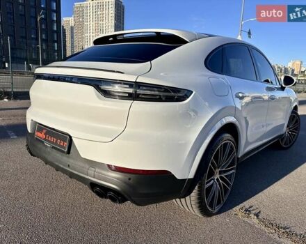 Білий Порше Cayenne Coupe, об'ємом двигуна 3 л та пробігом 75 тис. км за 68900 $, фото 33 на Automoto.ua