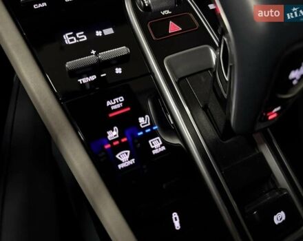 Белый Порше Cayenne Coupe, объемом двигателя 3 л и пробегом 155 тыс. км за 59900 $, фото 59 на Automoto.ua