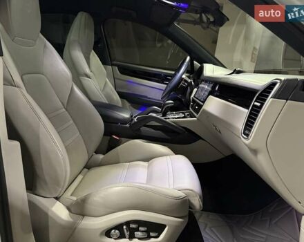 Белый Порше Cayenne Coupe, объемом двигателя 3 л и пробегом 155 тыс. км за 59900 $, фото 75 на Automoto.ua