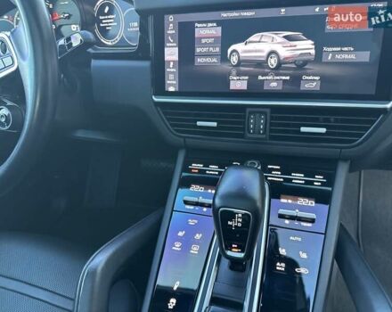 Білий Порше Cayenne Coupe, об'ємом двигуна 3 л та пробігом 75 тис. км за 68900 $, фото 46 на Automoto.ua