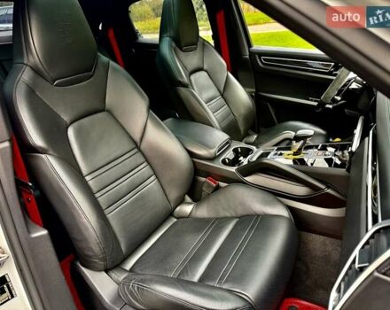 Білий Порше Cayenne Coupe, об'ємом двигуна 2.89 л та пробігом 80 тис. км за 85500 $, фото 26 на Automoto.ua
