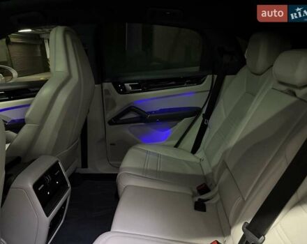 Белый Порше Cayenne Coupe, объемом двигателя 3 л и пробегом 155 тыс. км за 59900 $, фото 63 на Automoto.ua