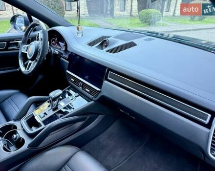 Белый Порше Cayenne Coupe, объемом двигателя 2.89 л и пробегом 80 тыс. км за 87000 $, фото 29 на Automoto.ua
