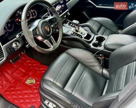 Білий Порше Cayenne Coupe, об'ємом двигуна 2.89 л та пробігом 80 тис. км за 85500 $, фото 18 на Automoto.ua