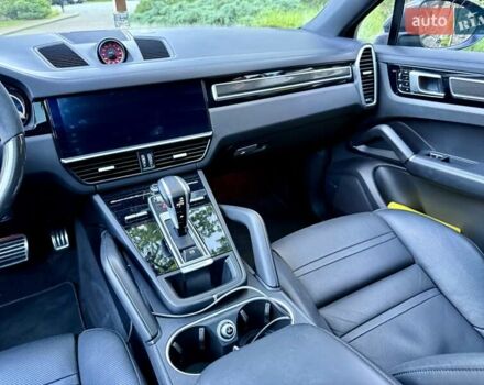 Белый Порше Cayenne Coupe, объемом двигателя 2.89 л и пробегом 80 тыс. км за 87000 $, фото 36 на Automoto.ua