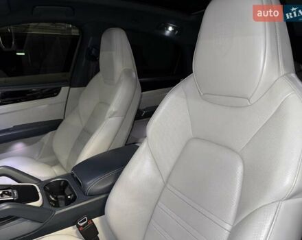Белый Порше Cayenne Coupe, объемом двигателя 3 л и пробегом 155 тыс. км за 59900 $, фото 35 на Automoto.ua