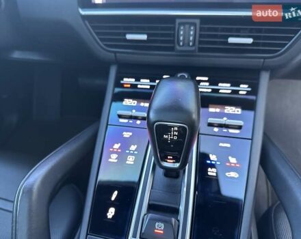 Білий Порше Cayenne Coupe, об'ємом двигуна 3 л та пробігом 75 тис. км за 68900 $, фото 48 на Automoto.ua