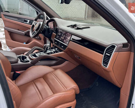 Белый Порше Cayenne Coupe, объемом двигателя 3 л и пробегом 74 тыс. км за 85000 $, фото 19 на Automoto.ua